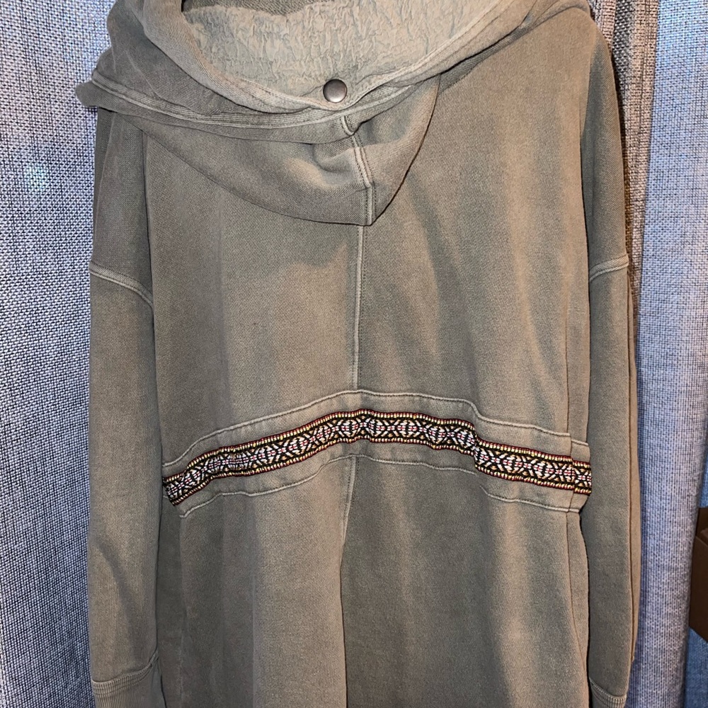 Free People Army Green embroidered SweatJacket w/button hood SzSmall (oversized)
